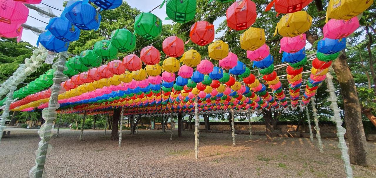 Gyeongju BongwhangMansion Bagian luar foto