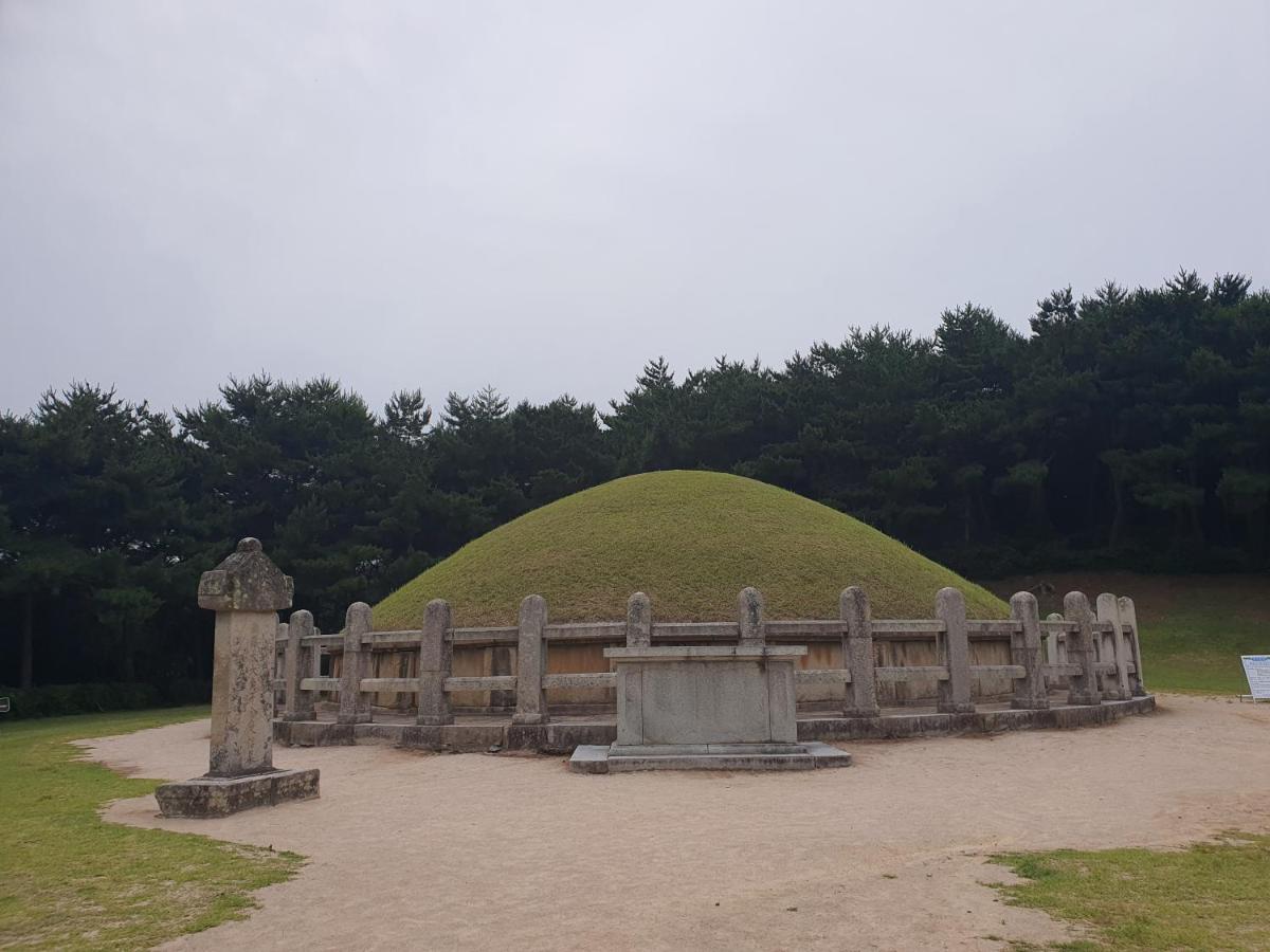 Gyeongju BongwhangMansion Bagian luar foto